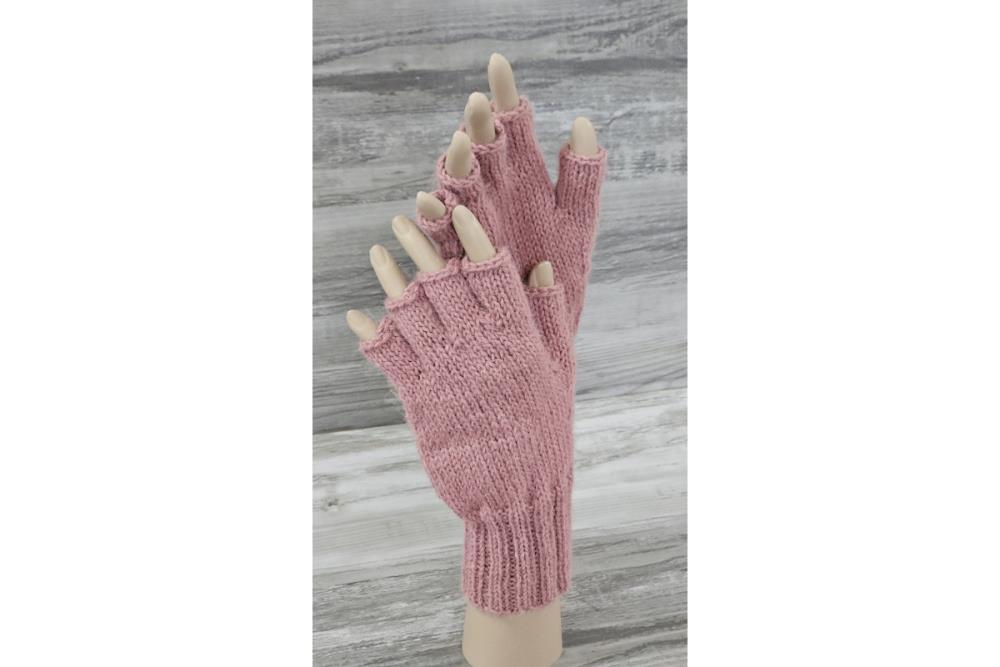 Alpaca Knitting Kit Gloves soft pink